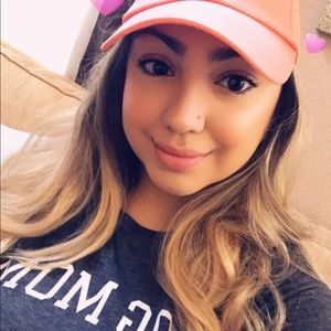 Meet your Posher, Cynthia